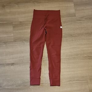 Vuori Daily Leggings Size Small Rust